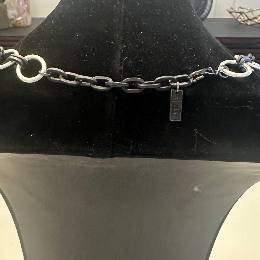 TOVA - Edgy Antique Pink and Silver Wing Pendant Statement Necklace - Picture 7 of 14
